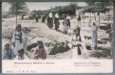 Postal retratando jovens mulheres muçulmanas na Bósnia, 1904 de German School