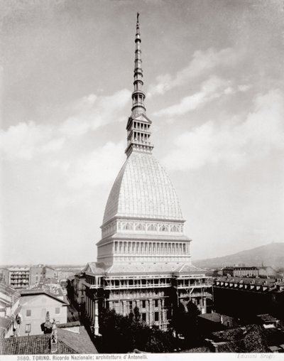 Vista da Toupeira Antonelliana em Turim, c.1890 de Giacomo Brogi