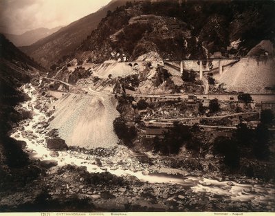 Um trecho da ferrovia San Gottardo entre Giornico e Biasca de Giorgio Sommer