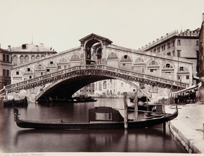 A Ponte Rialto em Veneza de Giorgio Sommer
