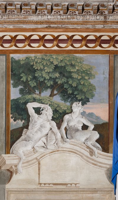 Alojamentos de hóspedes, Sala das Cenas Rurais: fresco monocromático representando um sátiro e uma ménada de Giovanni Battista Tiepolo
