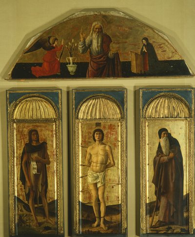 Tríptico de São Sebastião de Giovanni Bellini (1431-36 - 1516) e outros pintores, tempera sobre painel, painel central 127x48, painéis laterais 103x45, lunette 59x170 de Giovanni Bellini