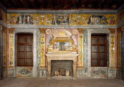 Signo do Zodíaco: "O equilíbrio" No topo dos medalhões com retratos dos imperadores Adriano e Antonino, o piedoso. O fresco se deteriorou. Fresco atribuído a Giovanni Maria Falconetto (1468-1534) 1520 ao redor de Mântua, Palazzo d