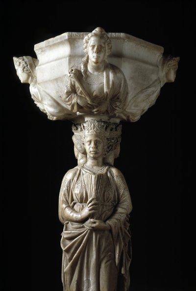 Benitier no pilar decora as três virtudes teologais e um decorador de tigela dos bustos das quatro virtudes cardeais (Marble stoup com coluna com as três virtudes teologais e fonte de água com as quatro virtudes cardeais) Escultura de Giovanni Pi de Giovanni Pisano