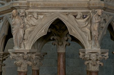 O púlpito na Igreja de Sant