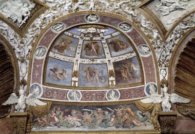 Luneta do teto da Sala das Águias do Palácio da Té em Mântua de Giulio Romano
