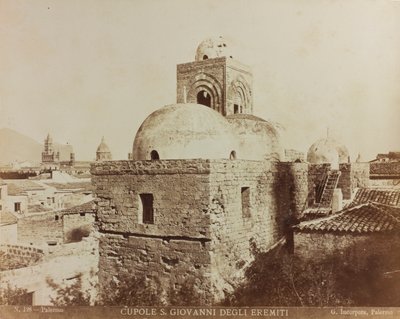 Igreja de San Giovanni degli Eremiti em Palermo, detalhe das cúpulas de Giuseppe Incorpora