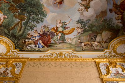 Representações do mito de Diana, de Domenico e Giuseppe Valeriani, fresco, teto abobadado do quarto, apartamento do rei, residência de caça, de Filippo Juvarra (1678-1736), Stupinigi, Piemonte, Itália de Giuseppe and Valeriani Domenico Valeriani