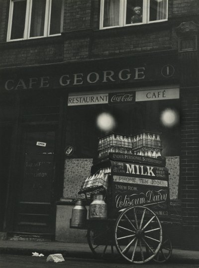 Cena de rua de Londres dos anos 50 de Godfrey Macdominic