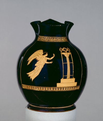 Oinochoe ático de figuras vermelhas decorado com a cena de uma Nike alada voando com uma fita em direção a um tripé, perto do Calliope Painter, de Nola, c.430 aC (cerâmica) de Greek