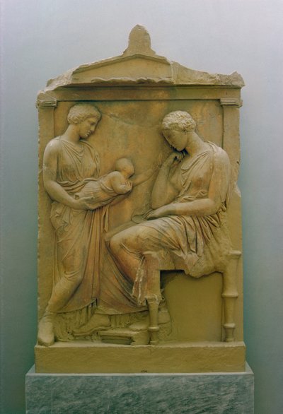Estela funerária representando uma empregada segurando um bebê para uma mulher sentada (mármore) de Greek School