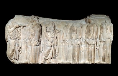 Arte grega: fragmento do friso do Partenon: procissão da festa dos Grandes Panathenees: autorizadores e ergastines. Período clássico. Paris, Museu do Louvre de Greek School