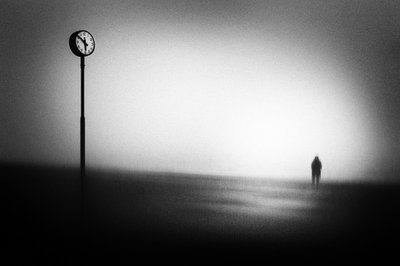 Relógio Intemporal «Figura Solitária» de Gustav Davidsson