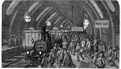 "O comboio dos trabalhadores". De Gustave Dore e Blanchard Jerrold London: A Pilgrimage London 1872. Esta imagem mostra comboios a vapor na estação de Gower Street, no metropolitano, inaugurado em 1863. Os trabalhadores apressam-se a apanhar o seu comboio  de Gustave Dore