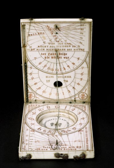 Relógio de sol bússola Tablet, Nurenberg, 1574 (ver também 259577-79) de Hans Ducher