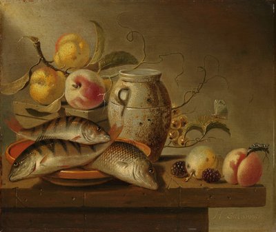 Natureza Morta com Frasco de Faiança, Peixe e Fruta de Harmen Steenwijck