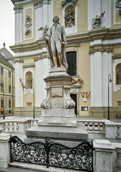 Monumento em homenagem ao compositor austríaco Franz Joseph Haydn (1732-1809) realizado por Heinrich Nitter (1844-1892) 1887 Vienna, Austria de Heinrich Natter