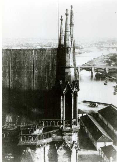 Vista da Catedral de Notre-Dame em Paris e o rio Sena, c.1853 de Henri Jean-Louis Le Secq