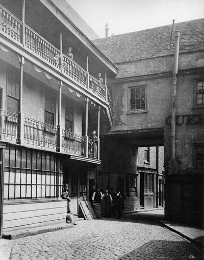 A pensão principal da rainha, Southwark, c.1881 de Henry Dixon