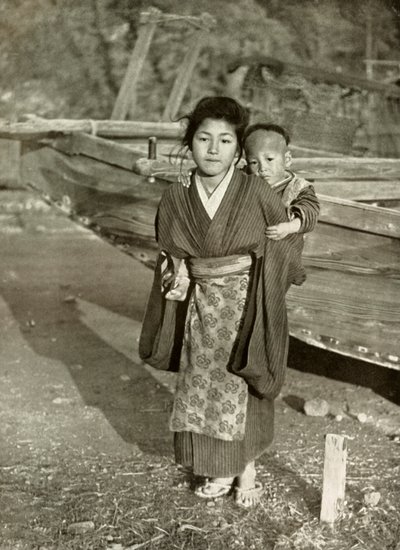 Crianças de Fishermans, 1910. de Herbert Ponting