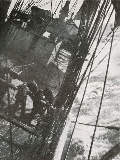 Manning the Pumps, c19101913, 1913 de Herbert Ponting