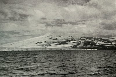 A barreira e o Monte Terror, c19101913, 1913 de Herbert Ponting