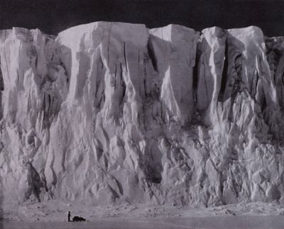 As muralhas do Monte Erebus (foto a p/b) de Herbert Ponting