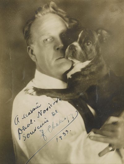 Retrato do cantor Feodor Ivanovich Chaliapin 1873-1938, c. 1930. de Herman Mishkin