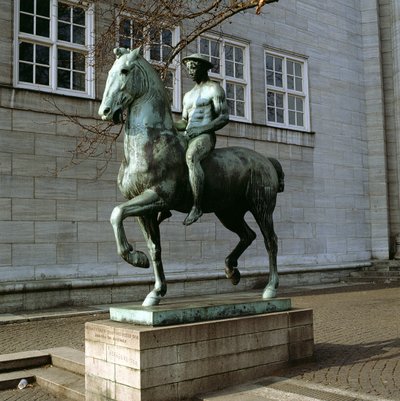 O Cavaleiro, 1908 (bronze) de Hermann Hahn