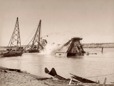 Explosão de uma draga colocada num canal. de Hippolyte Arnoux