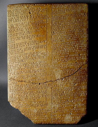 Civilização hitita: comprimido cuneiforme transcrevendo o Ritual de Amihatna, sumo sacerdote do divinita Ishara, do local de Hattusa (atual Bogazkoi) 1650-1200 AC. Museu Arqueológico de Istambul de Hittite