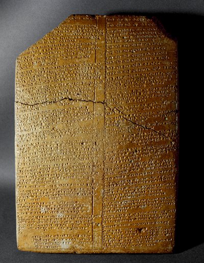 Civilização hitita: comprimido cuneiforme transcrevendo o Ritual de Amihatna, sumo sacerdote do divinita Ishara, do local de Hattusa (atual Bogazkoi) 1650-1200 AC. Museu Arqueológico de Istambul de Hittite