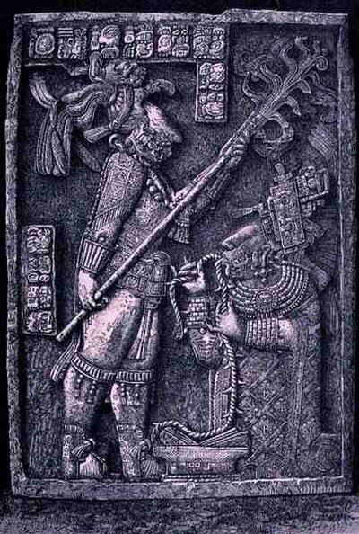 Lintel de pedra esculpida de Temple 23, Yaxchilan, 726 AD, mostrando o governante Shield Jaguar e sua esposa, Lady Xoc, conduzindo um ritual de derramamento de sangue, de The Ancient Cities of the New World, de Claude-Jos de Honore after Chapuis