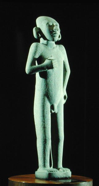 O Jovem de Tamuin, período pós clássico tardio (1300-1521) (pedra) (ver também 207852) de Huaxtec Huaxtec