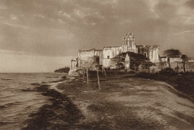 México: Campeche, Ruínas do mosteiro de São Francisco (fotografia a preto e branco) de Hugo Brehme