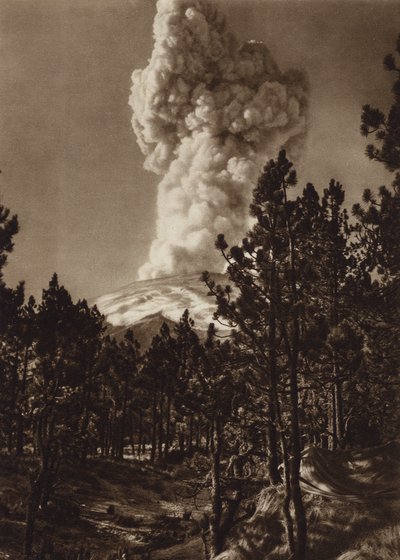 México: erupção do Popocatepetl, vista de Tlamacas (fotografia a preto e branco) de Hugo Brehme