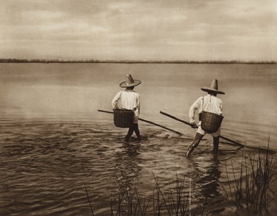 México: Pescadores no lago Chapala (fotografia a preto e branco) de Hugo Brehme