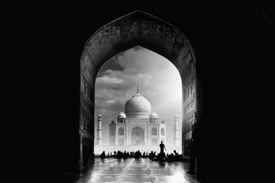 O majestoso portão do Taj Mahal de Hussain Buhligaha