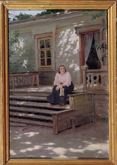 Na varanda (Na varanda). Uma mulher sozinha sentada na escada em frente a uma casa e que parece estar esperando alguém. Pintura de Jakov Jakovlevich Kalinichenko (1869-1938), óleo sobre tela de Iakov Kalinichenko