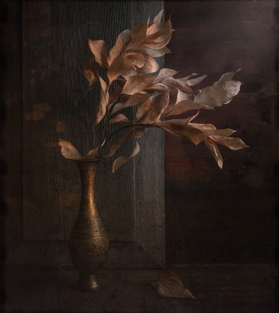 Natureza morta com vaso outonal de Igor Tokarev
