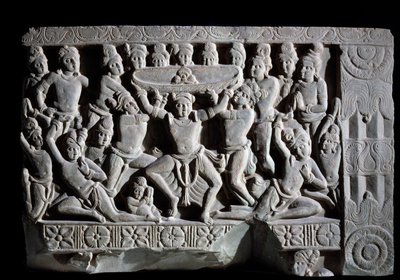 Adoração do turbante (fragmento de relevo, 225-325) de Indian School
