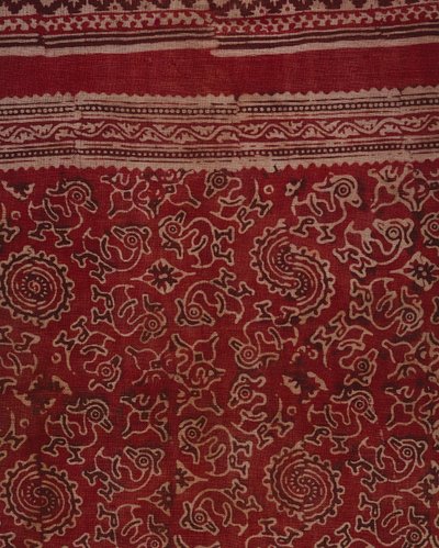 Têxtil bloco-impresso para o comércio de exportação com gansos, bud de lótus e padrão de roseta, indiano, c.1500 (algodão) (detalhe) de Indian School