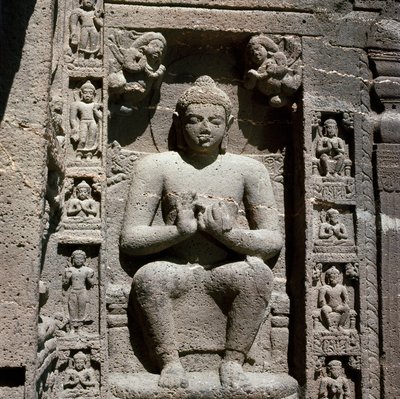 Buda, estátua esculpida na caverna 19 de Indian School