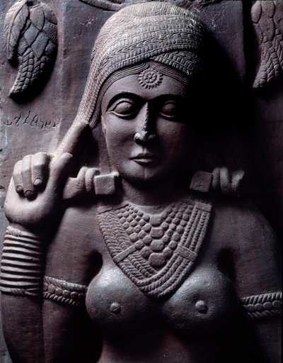 Budismo: "Sudarsana Yakshini" detalhe da estupa de Bharhut (Barhut, Barouth) Baixo relevo de pedra negra, século II a.C. (século II a.C.) - Kolkata, museu indiano de Indian School