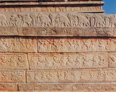 Detalhe da parede, na Mahanavami Dibba (pedra) de Indian School