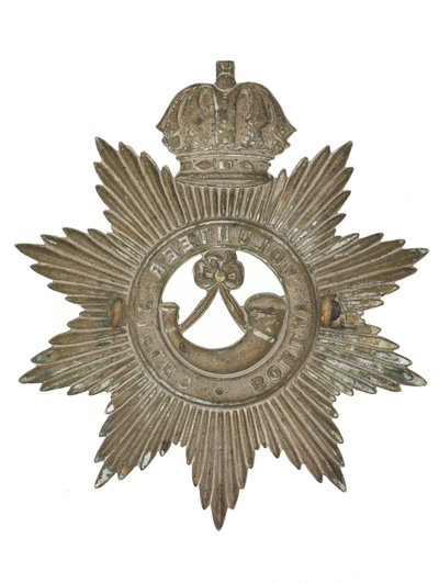 Distintivo de capacete, rifles voluntários de Bombaim, 1877-1901 de Indian School