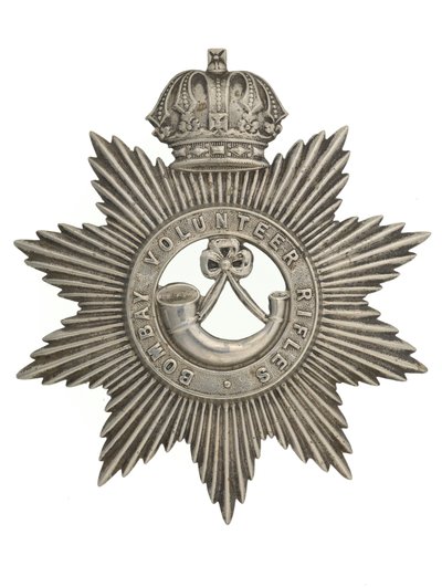 Crachá de capacete, rifles voluntários de Bombaim, 1877-1901 de Indian School