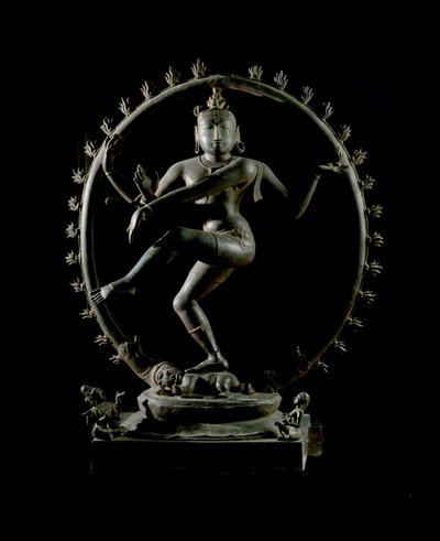 Hinduísmo: representação do deus Shiva Nataraja, deus da dança (Shiva Nataraja, senhor da dança) Escultura de bronze do século XII (século XII) Calcutá, museu indiano de Indian School