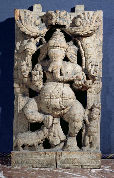 Estátua de Ganesh Enthroned (madeira) de Indian School