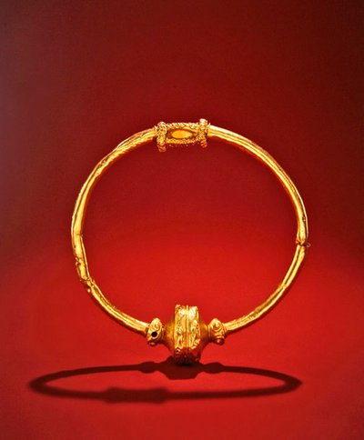 Collar, Ardnaglug, Condado de Roscommon, Idade do Ferro precoce (ouro) de Iron Age